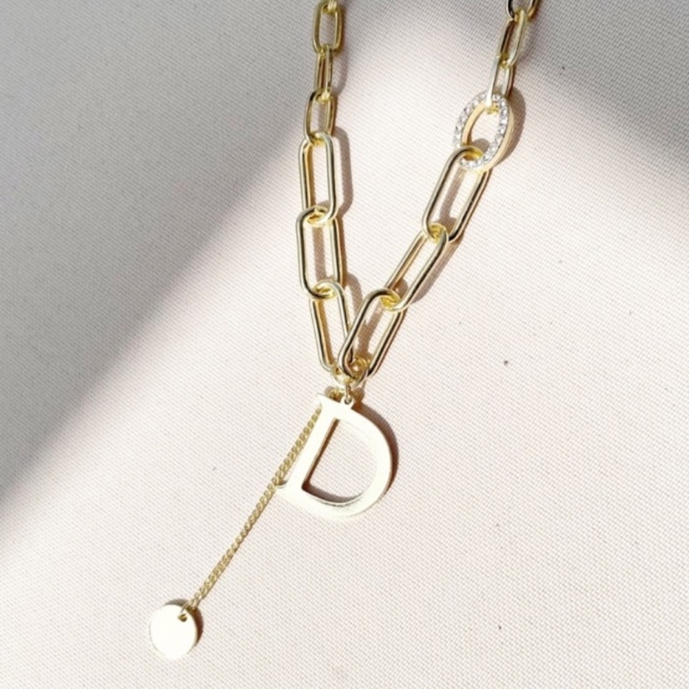 Pretty Bird D Letter Choker Pendant Necklace - Picture 1 of 6